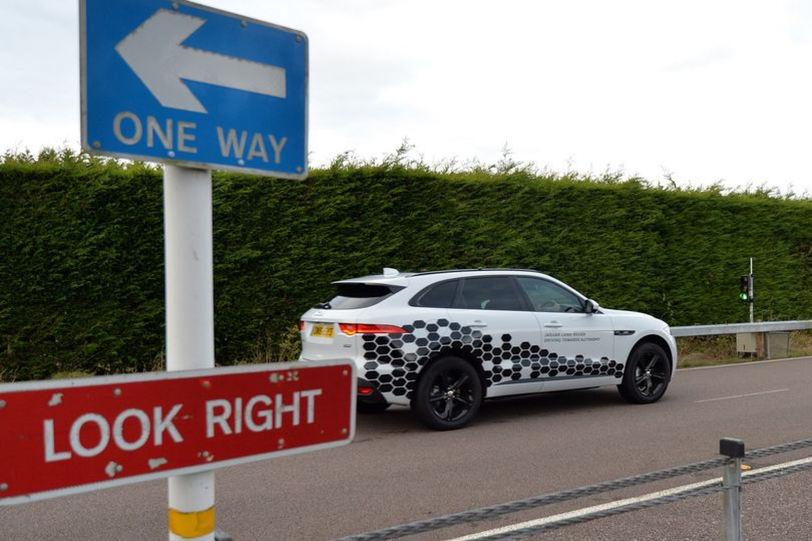 Jaguar Land Rover Backs New £1bn Centre for Driver...
