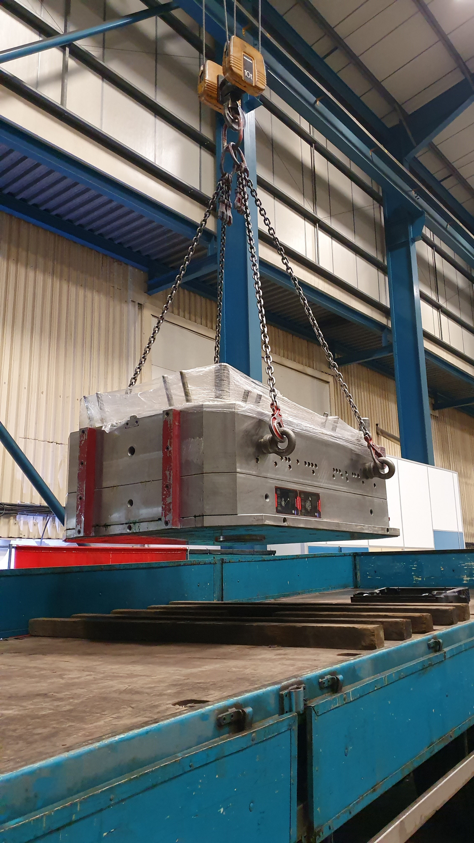 18 Tonne 2 K Automotive Modification