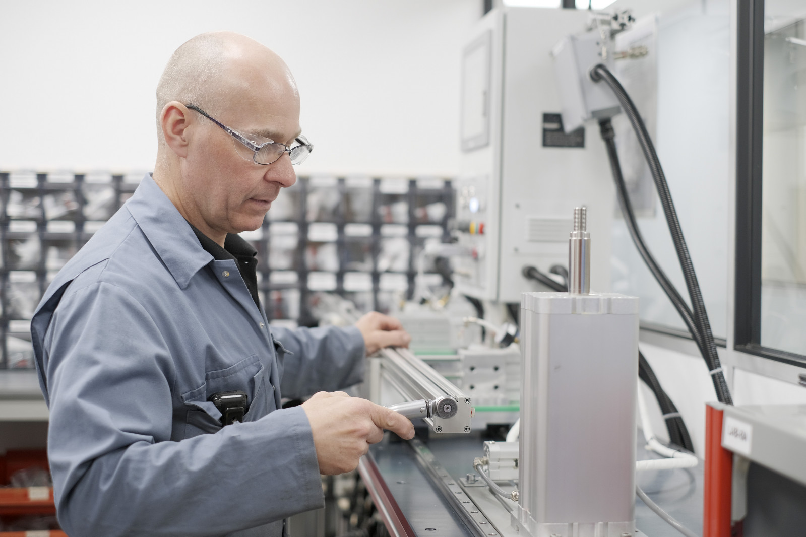 Camozzi finds solution to rodless cylinder failure