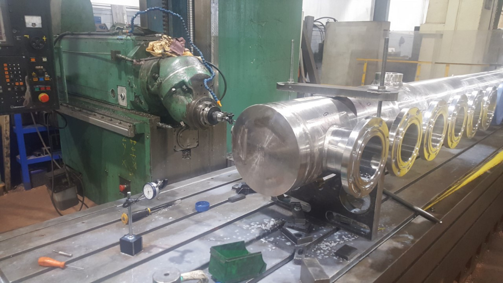 MACHINE PETROCHEMICIAL MANIFOLDS