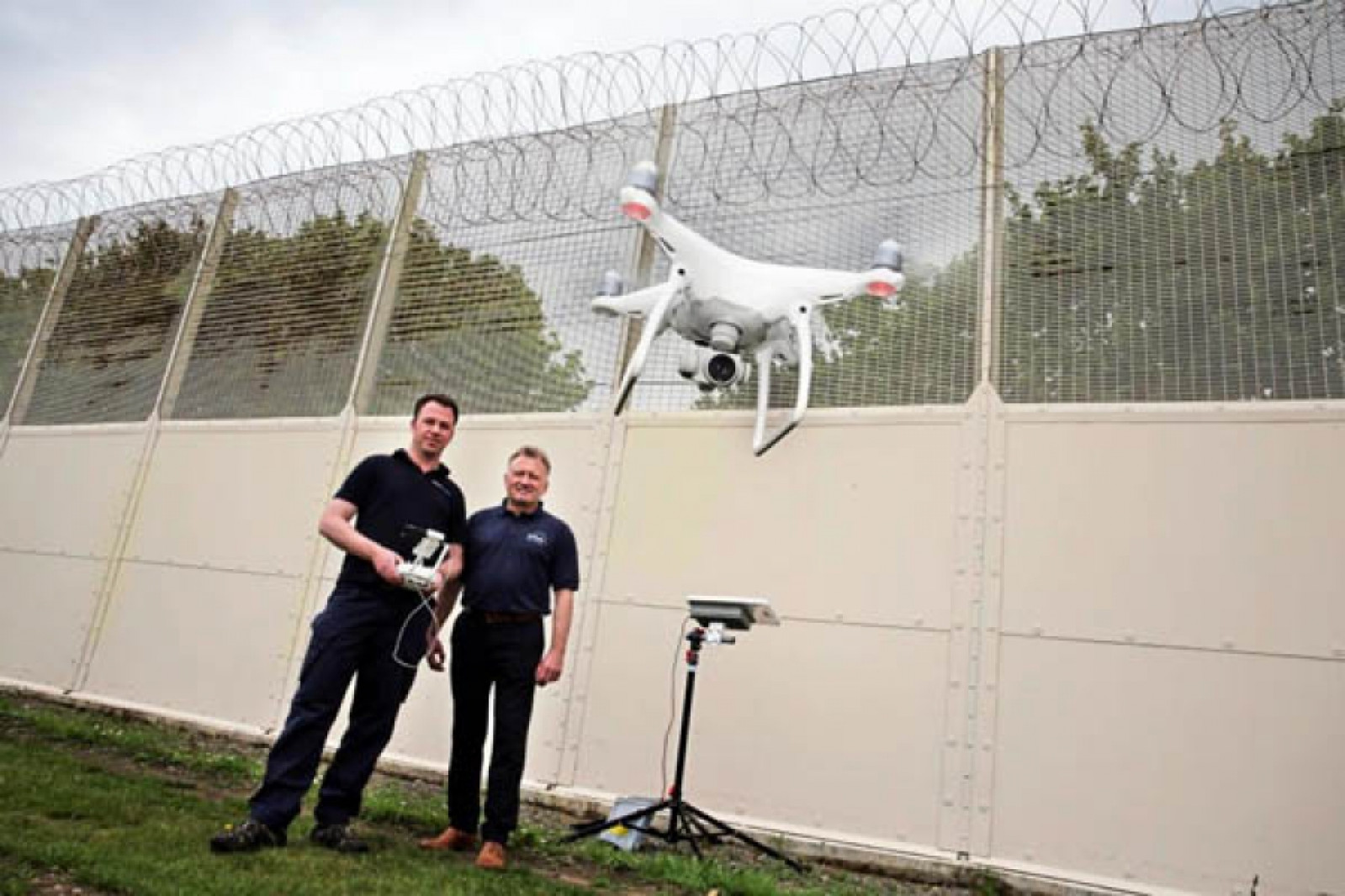Prison drone pioneers introduce Government to peri...